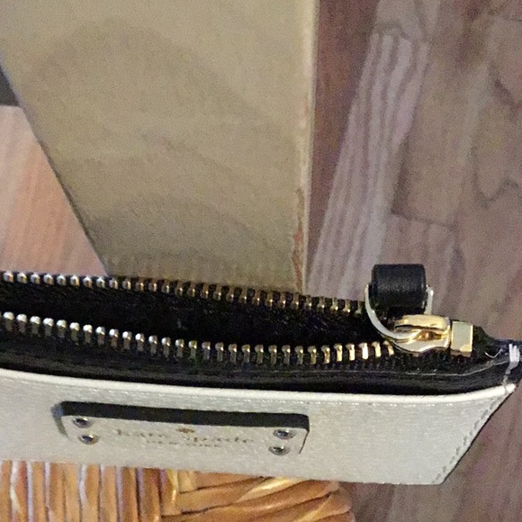 Coin& 𝘾𝙖𝙧𝙙 case - Picture 3 of 3